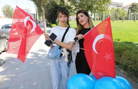 Zabıta Haftası'nda Bayrak, Balon ve Çikolata Dağıtıldı