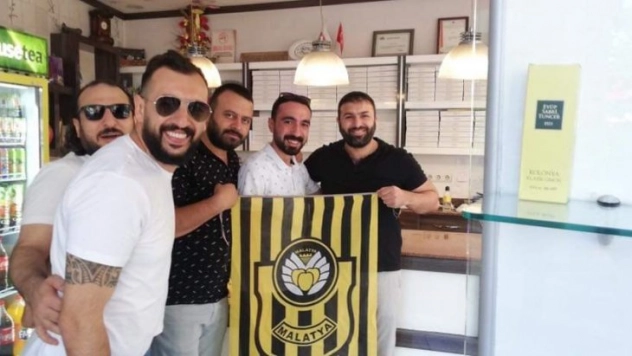 Bir bayrak da sen as kampanyasına ilgi artıyor