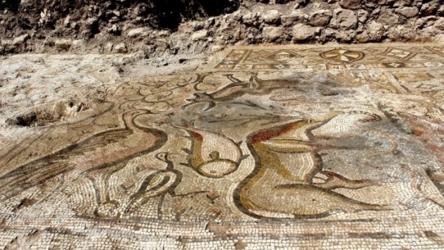 'Cennet Sahnesi'nin yer aldığı mozaik, defineciler tahrip etmeden taşındı