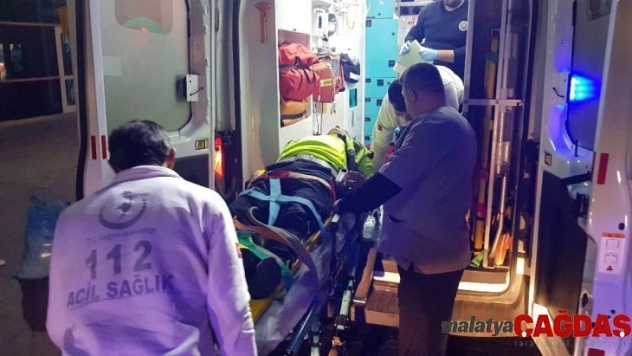 'Dur' ihtarına uymayan alkollü sürücünün çarptığı trafik polisi yaralandı