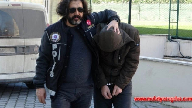 483 gram bonzai ile yakalandı