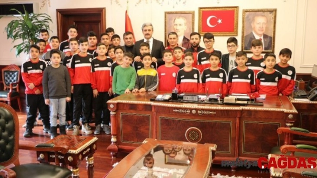 30 güreşçi belediye bünyesine katıldı