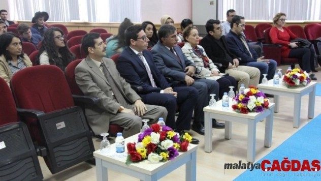 Cumhuriyetler ve Türkiye konulu konferans düzenlendi