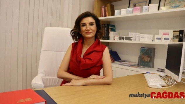 'İple asma yöntemi sarkan yanak ve çene görüntüsü için etkili bir yöntem'