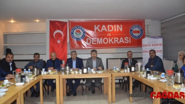 'Kadın ve Demokrasi' konferansı düzenlendi