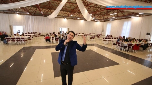 500 kişi davet edildi, 15 kişi katıldı