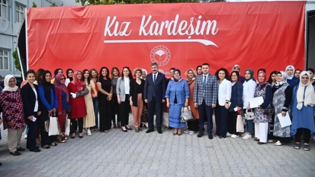 'Kız Kardeşim' eğitimine katılanlara belgeleri verildi