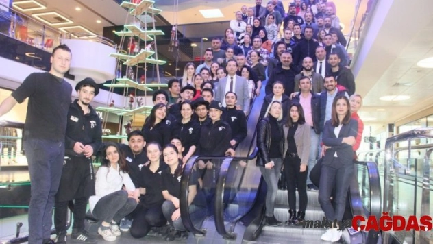 'Mağazacılık Günü'ne bandolu kutlama