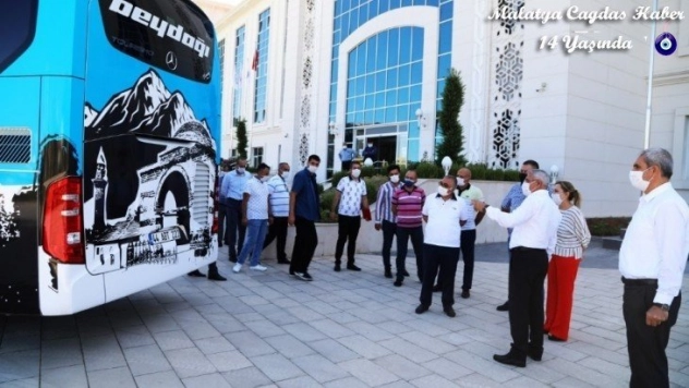 Medeniyetin kalbi Battalgazi otobüslere giydirildi