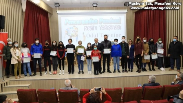 Penceremden pandemi yarışmasının ödülleri sahiplerini buldu