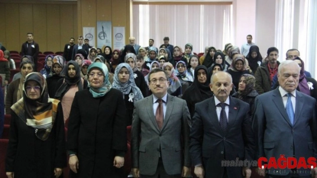 'Peygamberimiz ve Aile' konulu programa yoğun ilgi