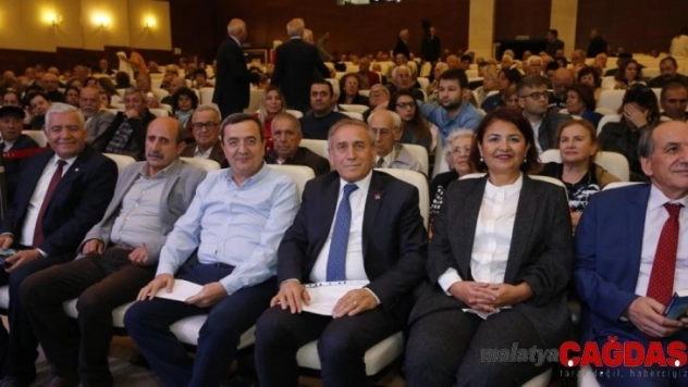 'Türkiye'de Öğretmen Olmak' isimli panel çok sayıda kişiyi buluşturdu