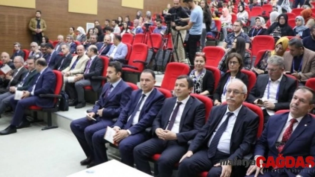 'Uluslararası Osmanlı'dan Cumhuriyet'e Türkiye'de Darbeler Sempozyumu' başladı