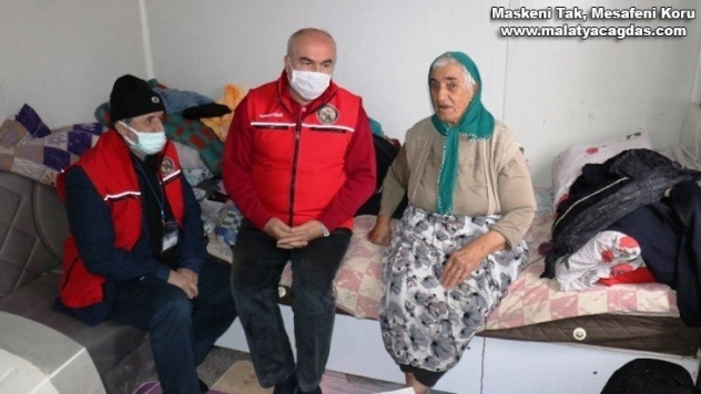 Vefa'lı görevliler yaşlıların umudu oluyor