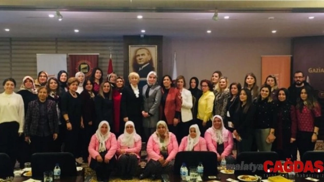 'Yerel Kalkınmada Kadının Rolü' paneli