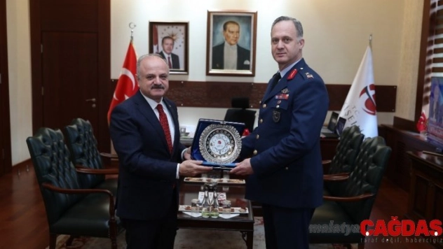 1'inci Ana Jet Üs Komutanı Ergün, Vali Çakacak'ı ziyaret etti