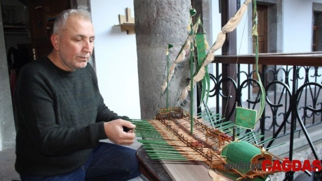 1 metrelik ahşap kadırga gemi için 8 ay uğraştı