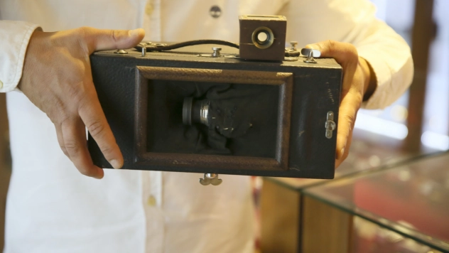 119 yıllık fotoğraf makinesi görenleri şaşırtıyor