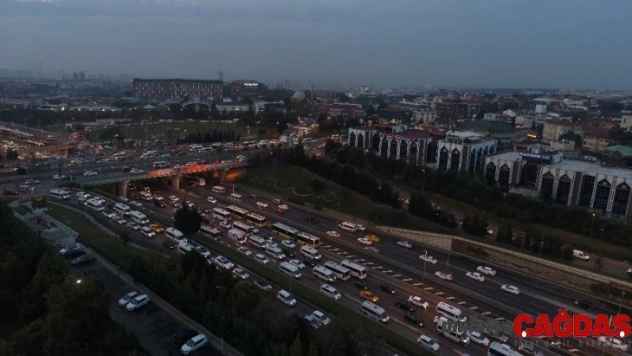 15 Temmuz Şehitler Köprüsü'nde trafik yoğunluğu drone ile görüntülendi