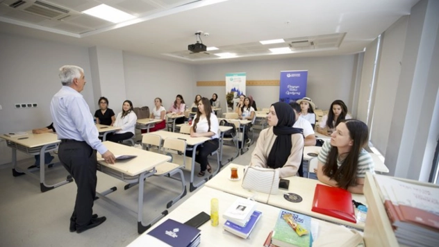 16 Ülkeden Gelen Öğrenciler Malatya'da Türkçeyi Öğreniyor