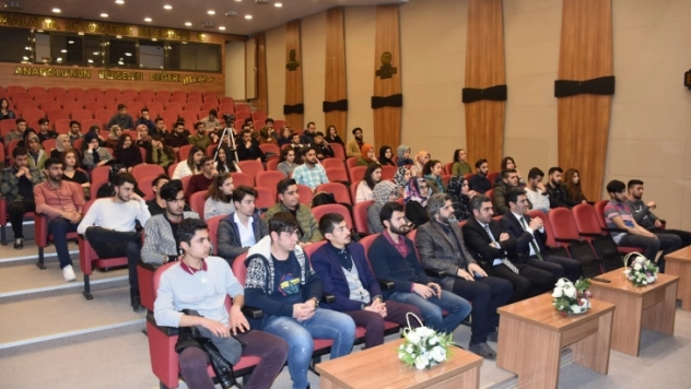 2. Dünya Savaşı ve Sonrası Türk Dış Politikası Konuşuldu