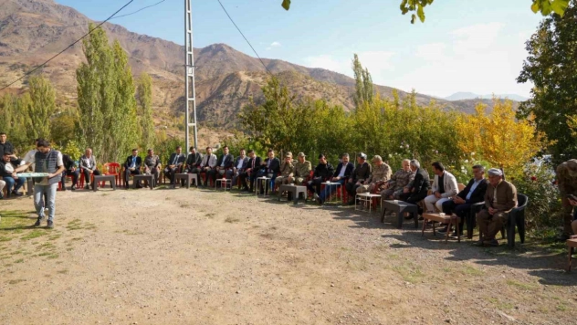 2. Ordu Komutanı Korgeneral Topaloğlu gaziyi köyünde ziyaret etti