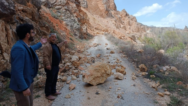2 yıldır kapalı olan yollarının açılmasını istiyor