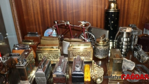 20 yıldır topladığı antika eşyalarla evini müzeye çevirdi