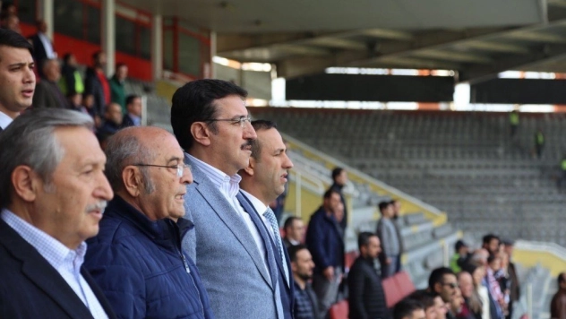 Bakan Tüfenkci'de Yeni Malatyaspor Maçını izledi
