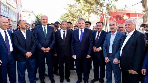 Başkan Çakır Hekimhan'da incelemelerde bulundu