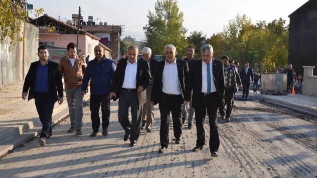 Milletvekili Şahin Yeşilyurt'da çalışmaları inceledi
