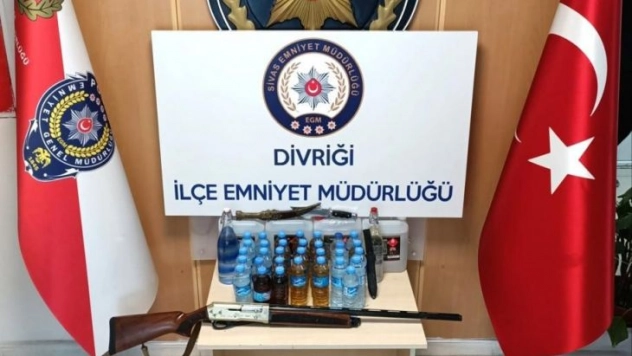 22 litre sahte içki ele geçirildi