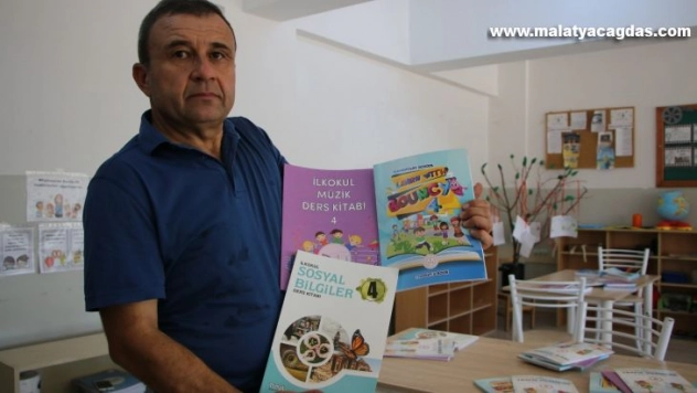 Fedakar eğitimci, tatil gününde öğrencileri için kolları sıvadı