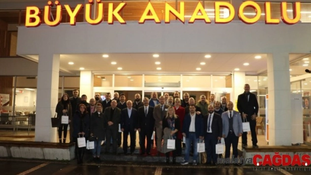 28 farklı ülkeden gelen hastalara şifa dağıtıyor