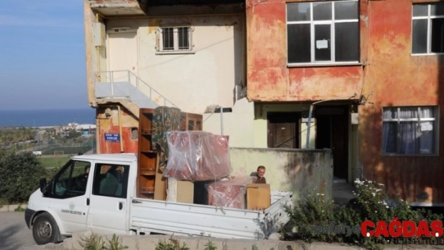 3 aileye eşya yardımı