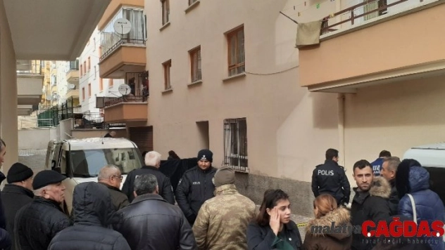 3. kattan düşen yaşlı kadın hayatını kaybetti