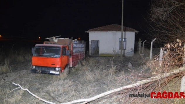 30 tonluk su deposunu çalan hırsızlar yakalandı