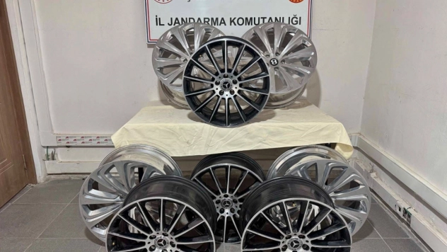 Şırnak'ta 34 milyon değerinde kaçak eşyaya el konuldu