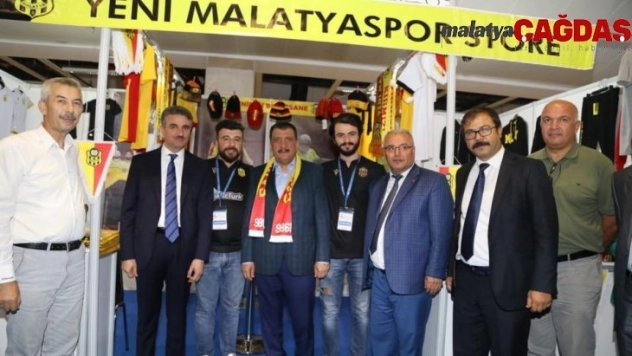 Yeni Malatyaspor standına yoğun ilgi