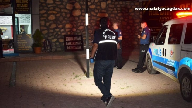 Husumetlisini bacağından vurdu