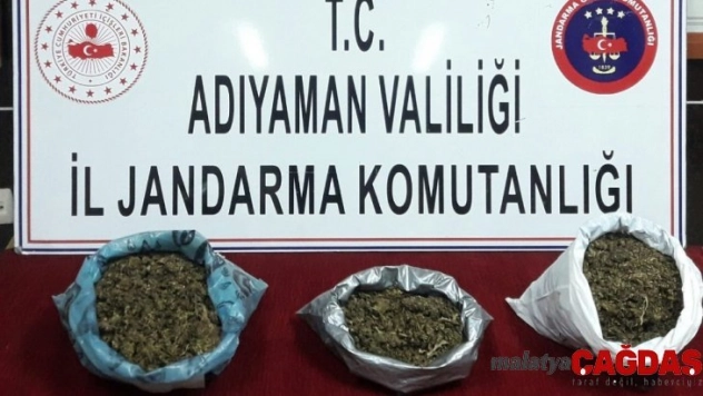 4 kilo 870 gram esrar ele geçirildi