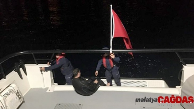 46 kilometreyi yüzerek kaçmaya çalıştı