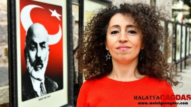5 ay eğitim alıp, İstiklal Marşı'nı işaret diliyle okudular