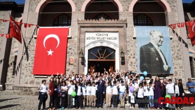 5 bin çocuk bilimle buluştu