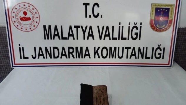 5 bin yıllık İbranice el yazması kitap ele geçirildi