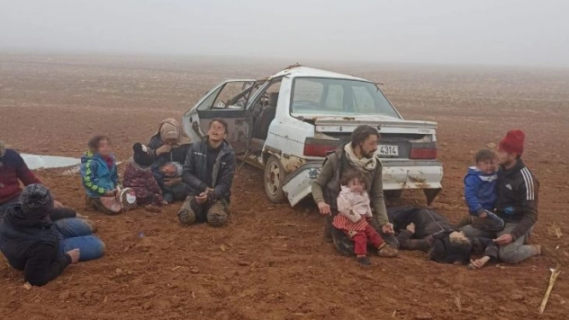 5 kişilik otomobil takla attı, içerisinden 12 yaralı çıktı