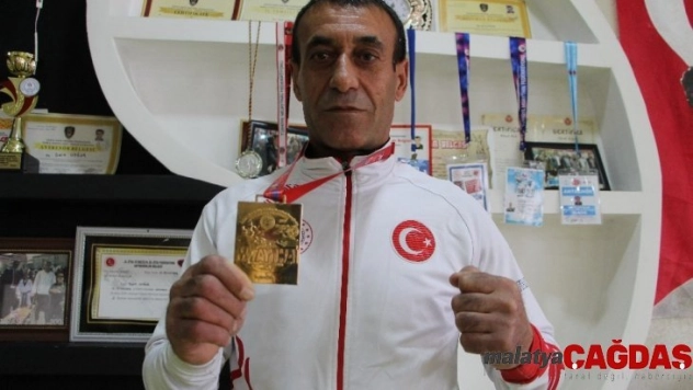 52'lik muay thai şampiyonu, dünya şampiyonasına hazırlanıyor