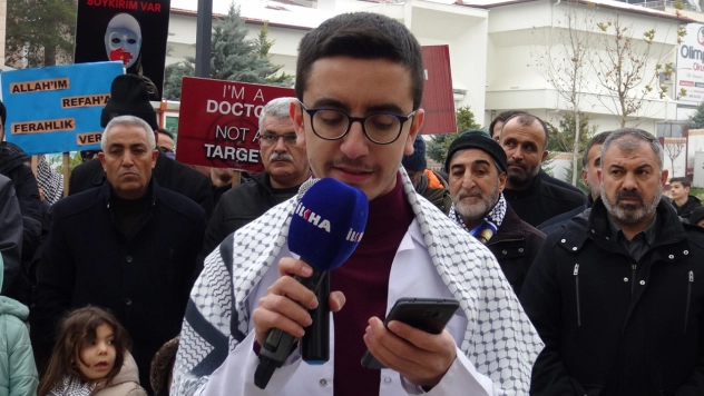 56 haftadır Gazze'de yaşanan soykırıma karşı yürüyor