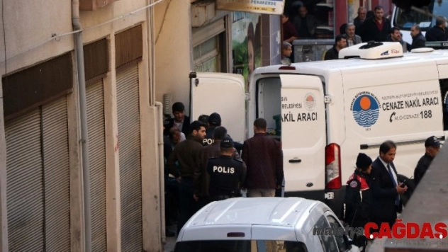 6 çocuk annesi eşini bıçaklayarak öldürdü