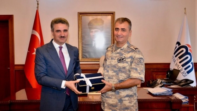 7. Ana Jet Üstü Komutanından veda ziyareti